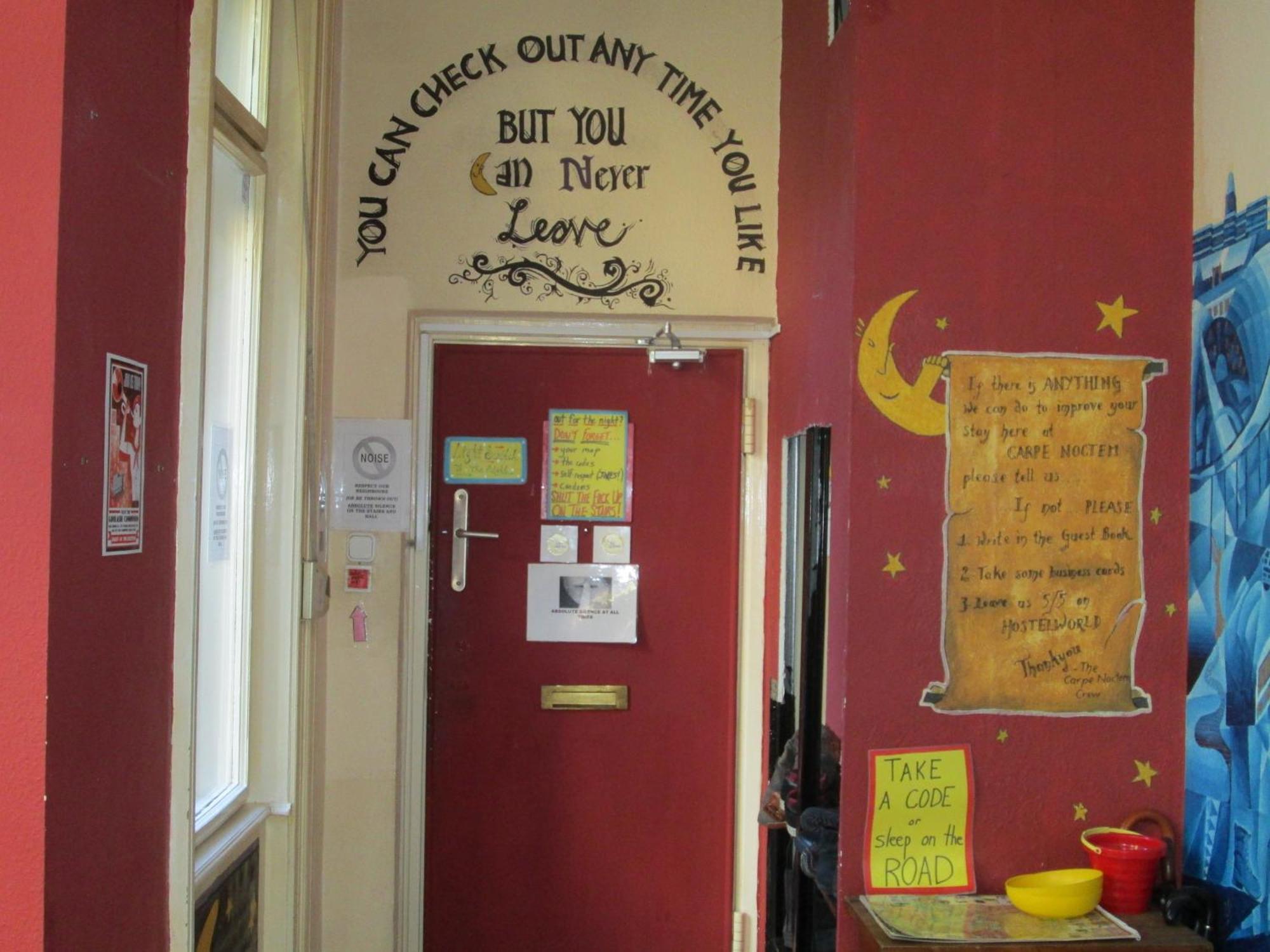 Carpe Noctem Hostel Budapesta Exterior foto